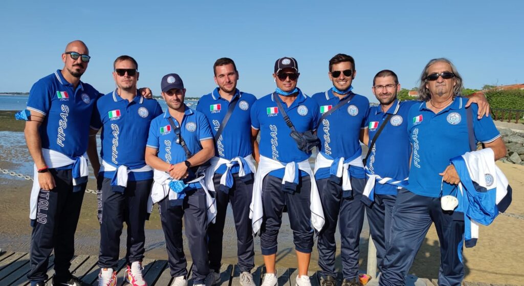 LA NAZIONALE ITALIANA DI SURF CASTING 2021 CON IL CT. ALFONSO VASTANO
